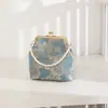 Nova bolsa de ouro antigo 2025 rica em padrão floral feminina de ombro bolsa cheongsam de noite corrente para celular bolsa quadrada pequena