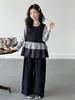 Conjunto de moda para niñas, nuevo estilo otoño 2026, conjunto de tres piezas para niños mayores estilo coreano: camiseta básica, chaleco, pantalones de pierna ancha para primavera y otoño