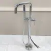 Torneira de Banheira de Chão Cinza Gunmetal de Latão com Coluna de Barril de Madeira Conexão na Parede da Cuba Chuveiro Independente Quente e Frio