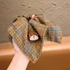 Lenço Quadrado de Urso Xadrez Bicolor Scrunchie Estilo Retrô de Hong Kong Versátil Elegante Ferramenta de Styling de Alto Padrão para Mulheres