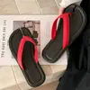 Chanclas ligeras, de suela plana, cómodas, con un toque de alta gama, color liso, estilo casual de verano para mujer, sandalias de punta dividida de moda para uso en exteriores.