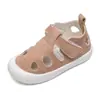 Sandalias infantiles 2024 Velcro para bebés niños y niñas suela suave punta cerrada zapatos con agujeros cuero hueco transpirable sandalias