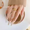 Libro Rojo Nuevo Anillo de Rosa Nunca Marchita Diseño de Alto Valor de Color Lujo Ligero Personalizado Nicho Moda Joyería de Moda