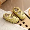 Sandalias cerradas de estilo francés ins 2026 verano nuevo versión coreana para niñas con corazón hueco zapatos de princesa para la playa para combinar con faldas