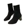 Botas-meia femininas de tamanho grande em malha elástica com bico fino e salto grosso, botas de salto alto de comprimento médio para afinar, outono e inverno