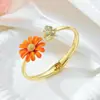 Explosiones pequeño traje de joyería de margarita para mujer dulce moda anillo de flor naranja pulsera collar pendientes de pasador de plata pendientes pendientes