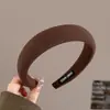 2026 Nuevo Estilo Diadema de Mujer Plisada de Ala Ancha Sensación de Alta Gama Cubre la Parte Superior del Cráneo Hace que la Cara se Vea Más Pequeña Cubre la Raya del Cabello Pinza para el Cabello Accesorio para el Cabello