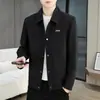 Chaqueta de Solapa 2026 Juvenil Primavera y Otoño Casual Versátil Abrigo Corto Chaqueta Superior de Alta Gama para Hombre Moderna