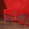 Envelopes Vermelhos Criativos com Tecido Estampado de Nuvens, Caracteres de Sorte e Borlas Exquisitas - Item Quente no Atacado
