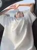 Camiseta Masculina de Manga Curta com Decote V Texturizada, Novo Estilo de Verão, Marca Americana Tendência, Solta, Fresca, Camiseta Casual de Manga Meia-Manga, Roupas Masculinas da Moda