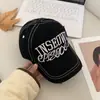 Gorra de Béisbol Bordada con Letras Estilo Coreano 2026 para Mujer, Ala Ancha Primavera/Verano, Adelgazante de Rostro, Sombrero de Pico para Protección Solar al Aire Libre