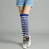 Medias de Moda Azul Marino con Rayas Arcoíris de Algodón Peinado al por Mayor Medias Altas de Algodón hasta la Rodilla Colores Caramelo Calcetines para Estudiantes