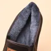 Zapatos de tela del viejo Pekín invierno para hombre de algodón cómodos con más terciopelo zapatos de papá para ancianos antideslizantes cálidos zapatos casuales para mediana edad y ancianos