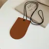 Colar Pingente de Chave Geométrico em Couro Moda Commuter Casual Corrente para Clavícula Acessório Simples Versátil com Senso de Design Nicho