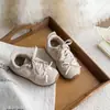 Zapatillas de Entrenamiento Alemanas para Niñas Estilo Ballet con Lazo 2026 Otoño/Invierno Nuevas Suela Suave Diseño Ligero Versátiles