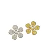 Broche floral de lujo en oro, pin de flor de alta gama, broche exquisito de estilo nicho para mujer, adecuado para decorar cuellos de traje