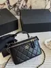 Caixa de bolsa com alça de corrente estilo Chanel pequena estojo de maquiagem pequeno e requintado espelho pequeno cabe telefone bolsa de mão transversal de grande capacidade