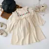 Vestido floral bordado estilo francés transfronterizo con cuello alto para niñas, colección otoño 2026, con mangas largas volantes y diseño estilo princesa