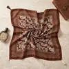 Nuevo bufanda de algodón y lino con flecos, patrón de espiga de los años 70, para otoño e invierno, para mujer, pañuelo para la cabeza de moda, bufanda para el cuello, chal pequeño versátil, chal de cuero, bufanda