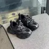 Tênis infantil 2026 primavera e outono novo estilo sapatos versáteis de sola macia para meninas estilo coreano tênis casuais leves para meninos estilo pai