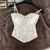 Top ajustado de encaje floral fresco estilo francés con retazos
