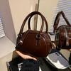 Nova Bolsa Feminina 2026 Popular Tendência Outono e Inverno Retrô Versátil Bolsa de Ombro Transversal Pequena Quadrada Feminina
