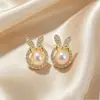 Lindos pendientes de conejo con lazo microincrustados con circonita, perlas de agua dulce naturales, lindos pendientes pequeños para el día a día y para ir al trabajo