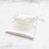 Os fabricantes personalizam um grande número de saco de pano de seda cetim, saco de cordão, saco de peruca, embalagem, copo menstrual, armazenamento à prova de poeira, saco de cordão de armazenamento