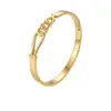 Pulsera de acero de titanio para mujer, diseño de cadena dorada, estilo de lujo ligero, sensación de alta gama, acabado espejo que no se decolora, estilo de moda para el día a día