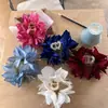 Mar de Flores de Verão Novo Estilo Chinês Presilha de Cabelo Lírio para Mulheres, Presilha Lateral de Flor Artificial Super Fada para Fotografia Acessório de Cabelo para Atmosfera