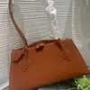 Bolsa de Axila Retrô Francesa de Couro Genuíno para Mulheres, Design de Nicho, Bolsa Baguete Salsicha, Bolsa de Ombro Versátil, Bolsa para o Dia a Dia