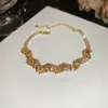 Pulsera de Cierre de Flor con Circonita, Chapada en Oro Real de 18 Quilates, Pulsera Retro de Moda y Exquisita, Joyería de Lujo Ligero y de Gama Alta para Mujeres
