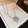 Collar de Flor Hueca de Circonita Estilo Dulce y Lujoso, Moderno y Exquisito, Sensación de Alta Gama, Versátil para el Trabajo, Accesorio para Mujer