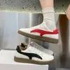 Zapatillas de entrenamiento alemanas de bloques de color para mujer 2026 verano nuevas suela gruesa que aumenta la altura deportivas casuales versátiles cómodas zapatos blancos zapatos de mujer