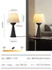 Nova luminária de mesa simples e elegante em estilo vintage para sala de estar e escritório, luminária de cabeceira de madeira maciça para uma atmosfera aconchegante no quarto