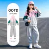 Conjunto casual estiloso de duas peças para meninas, coleção primavera 2026, adequado para crianças de tamanho médio e grande