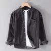 Camisa de manga longa outono e inverno para homens, corte solto, lavada, casual, estilo retro japonês, camisa masculina de cor sólida, jaqueta masculina