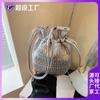 Corea del Sur Ins Diseño Nicho Cuero Suave Delicado Plisado Cordón Cubo Bolso Un Solo Hombro Moda Texturizado plateado Bolso de Axila