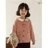 Suéter tejido de colores para niñas Wuli Bu, cárdigan cálido inspirado en la dopamina para niños, nuevo estilo otoño 2026