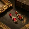 Pendientes Asimétricos de Pedrería Retro Moda Europea y Americana Elegantes con Estilo Nicho Pendientes de Alta Gama para Mujer