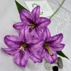 Buquê de Flores Artificiais 3D com Três Cabeças de Lírios para Mesa de Escritório em Casa e Decoração de Restaurante, Flores Artificiais para Ano Novo DIY Enfeites de Arranjo de Flores para Casa