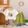 Conjunto de Verano Nuevo de Dibujos Animados con Bloques de Color, Cuello Redondo, Manga Corta, Transpirable, Camiseta de Color Sólido, Conjunto de Dos Piezas para Niños, Moderno