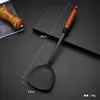 Espátula de hierro fundido con mango de madera espátula casera para saltear colador cuchara para saltear de acero inoxidable juego de espátula cuchara para saltear cuchara para sopa de mango largo