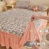 Sábana bajera ajustada de terciopelo de leche engrosada con ribete de encaje, una sola pieza, nuevo estilo 2026, con faldón de cama de cobertura total, adecuada para colchones de tatami