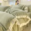 Juego de ropa de cama de cuatro piezas de terciopelo de leche de invierno, cálido y con forro polar, estilo princesa con ribete de encaje, funda de edredón de forro polar coral, sábana bajera y faldón de cama