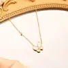 Flower Trail Super Fairy Butterfly Titanium Steel Necklace Feminino Mori Style Ins Cold Style Clavícula Corrente Coreia do Sul Cyber Celebrity Elegante Pescoço Corrente Maré