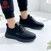 2026 Zapatos Nuevos para Hombre Invierno Forro de Felpa Cálidos Antideslizantes Impermeables Para Mediana Edad y Mayores Deportivos Engrosados Zapatos de Papá Venta al por Mayor Transfronteriza