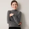 Camiseta básica sin costuras 100% cachemira pura de cuello semi-alto para mujer, top de manga larga ajustado a la moda para otoño e invierno