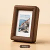 Marco de fotos de madera maciza con esquinas redondeadas, ensamblaje de caja y espiga, réplica escrita a mano estilo chino, imán para refrigerador, pared de fotos Polaroid, soporte de exhibición de manos y pies como recuerdo