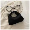 Bolso Peludo Transfronterizo para Axilas para Mujer 2025 Nuevo de Moda Bolso de Hombro Tote Bolso Cruzado Casual de Felpa de Cordero